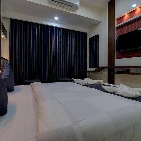 Hotel Mourya Residency Navi Mumbai Zewnętrze zdjęcie