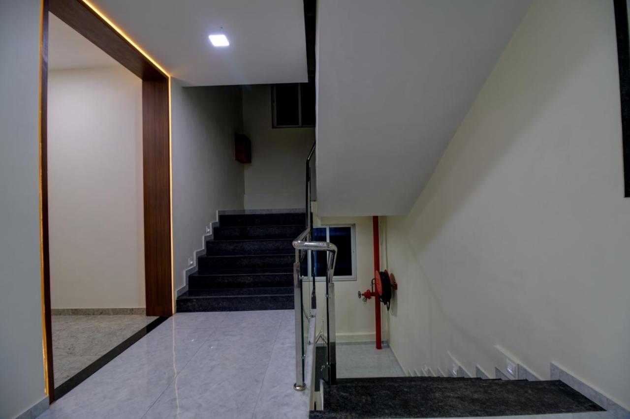 Hotel Mourya Residency Navi Mumbai Zewnętrze zdjęcie